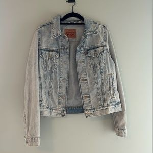 NEW Women's Levi Jacket